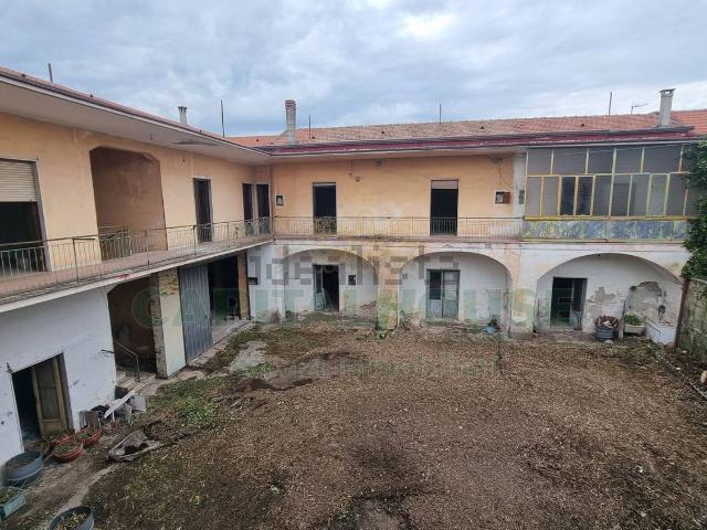 Casa in vendita a Casalba, Macerata Campania