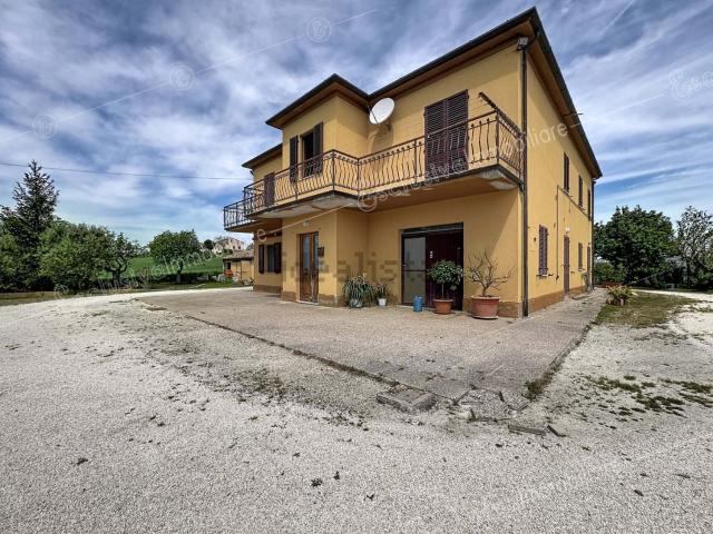 Casa in vendita a Addolorata, Marche
