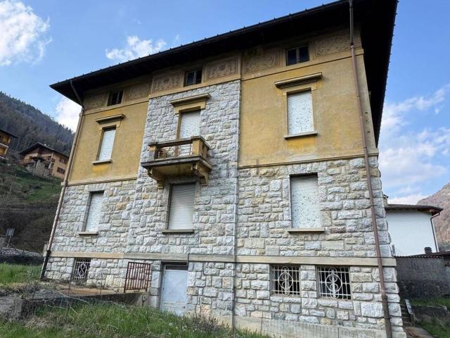 Casa in vendita a Ardesio, Lombardia