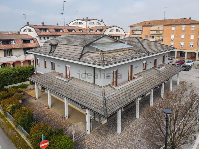 Casa in vendita a Terra di Mezzo, Re