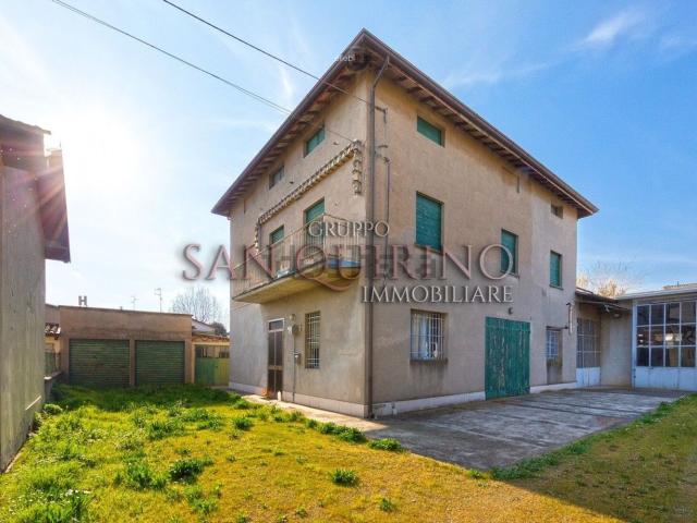 Casa in vendita a Pianura Reggiana, Re
