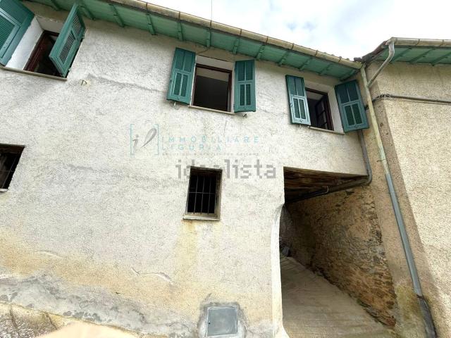 Casa in vendita a Aquila Di Arroscia, Liguria