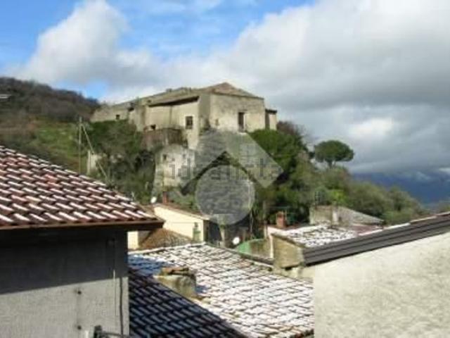 Casa in vendita a San Martino Valle, Campania