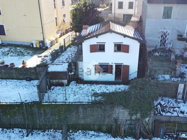 Casa in vendita a Spessa, Piemonte
