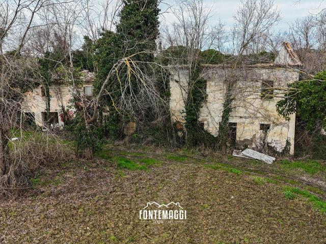 Casa in vendita a Marche, Pesaro E Urbino