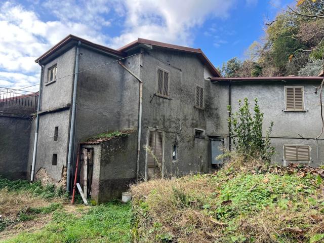 Casa in vendita a Corsanico, Montignoso