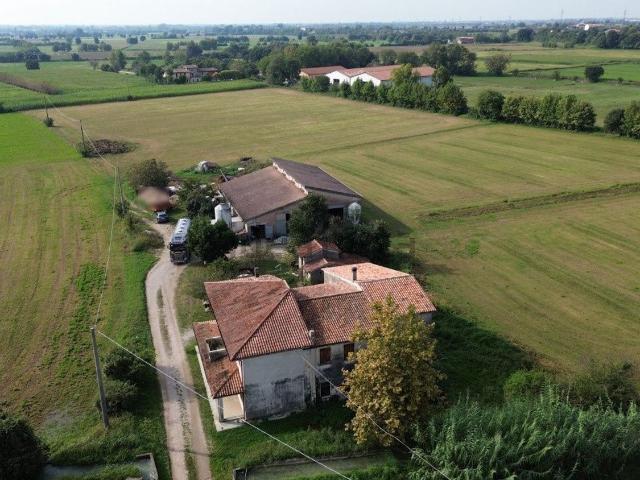 Casa in vendita a Volta Mantovana, Lombardia