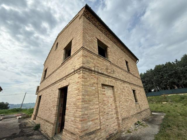 Casa in vendita a Contrada Maranello, Marche