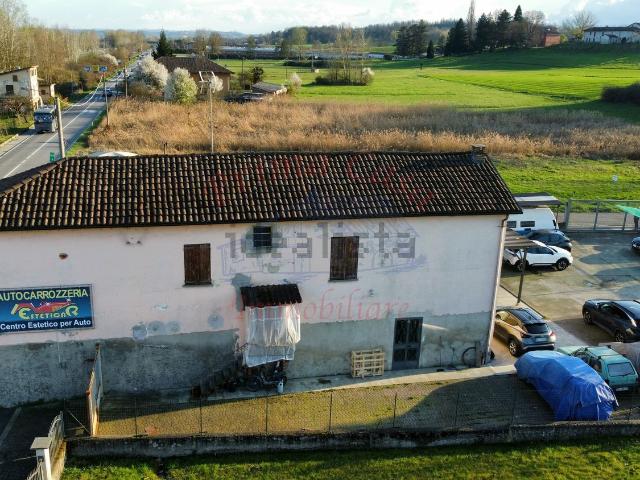 Casa in vendita a Portacomaro Stazione, Piemonte