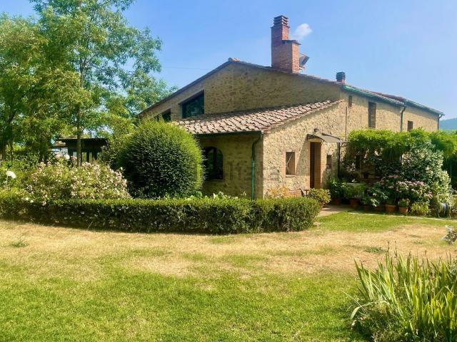 Casa in vendita a Larderello, Toscana
