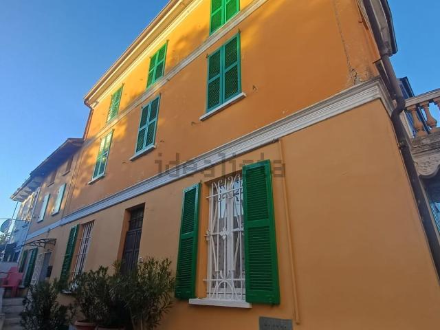 Casa in vendita a Montù Beccaria, Lombardia
