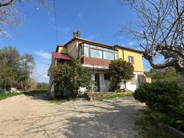 Casa in vendita a Colledoro, Giulianova