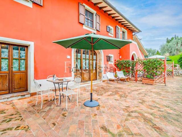 Casa in vendita a Chiesina Uzzanese, Toscana