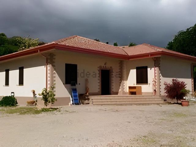 Casa in vendita a Luzzi, Cosenza