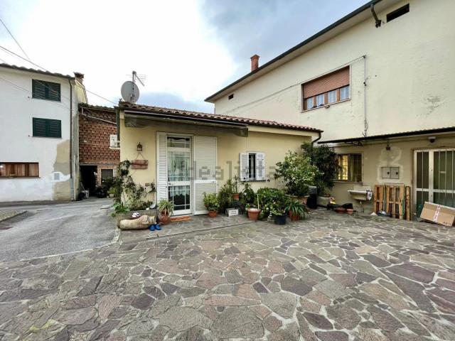 Casa in vendita a Porcari, Toscana