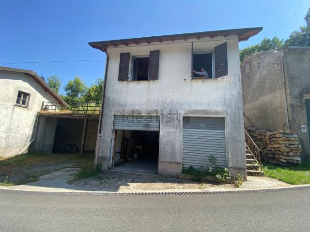 Casa in vendita a Torriglia, Liguria