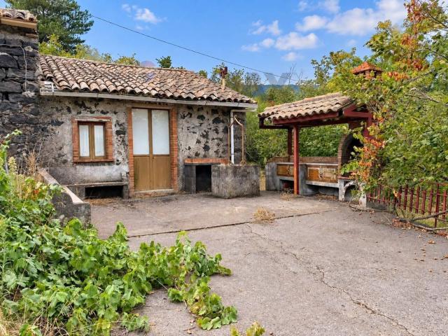 Casa in vendita a Sant'Alfio, Catania