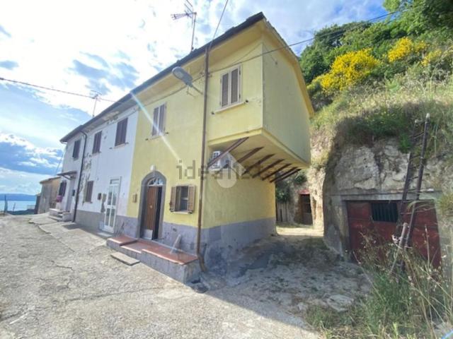 Casa in vendita a Montefiascone, Lazio