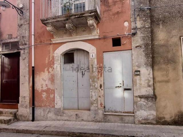 Casa in vendita a Palazzolo Acreide, Sicilia