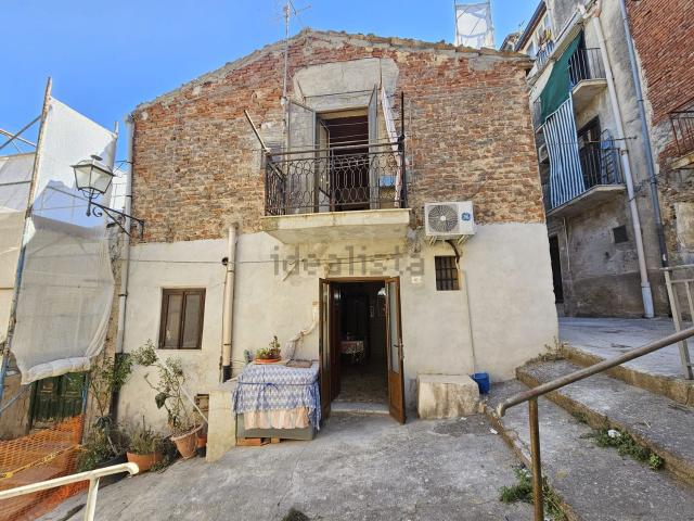 Casa in vendita a Collesano, Sicilia
