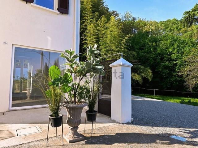 Casa in vendita a Cornate D'adda, Lombardia