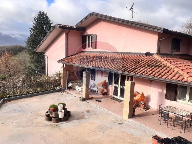 Casa in vendita a Lioni, Campania