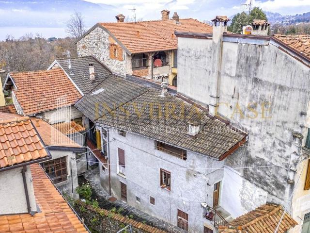 Casa in vendita a Comunità Montana Valli del Verbano, Castelveccana