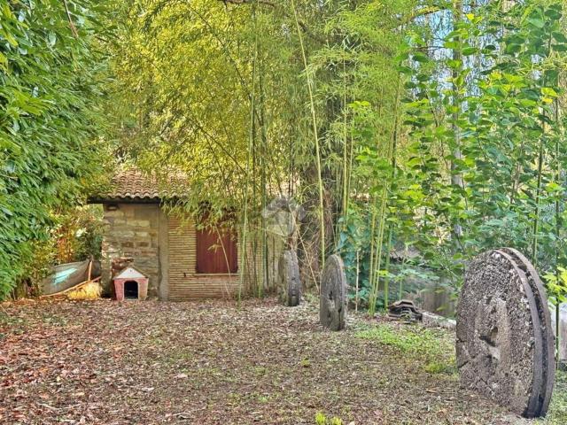 Casa in vendita a Gualdo Tadino, Umbria