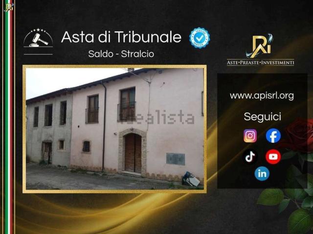 Casa in vendita a Magliano de' Marsi, L'Aquila