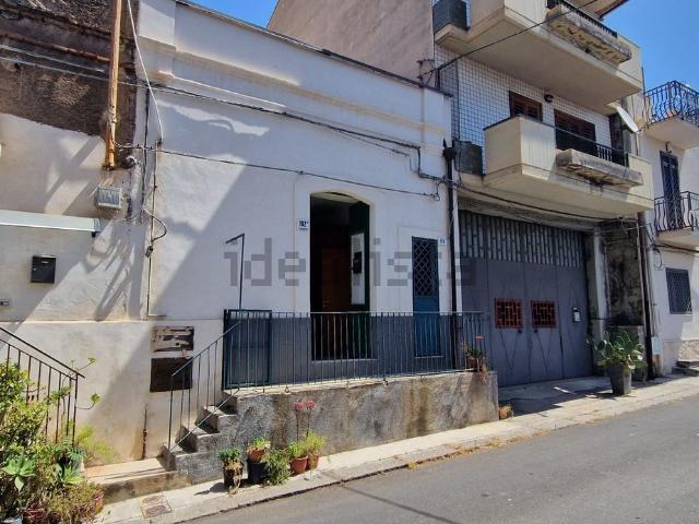 Casa in vendita a Picanello-Ognina-Barriera-Canalicchio, Catania
