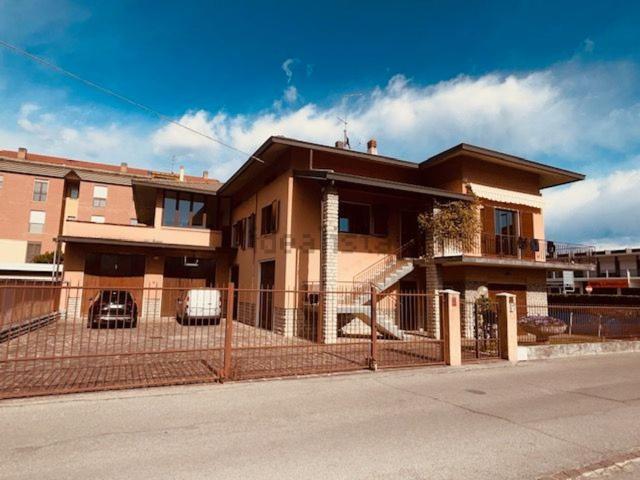 Casa in vendita a Torre Boldone, Lombardia