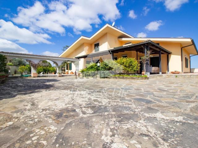 Casa in vendita a Corea, Cala Di Volpe