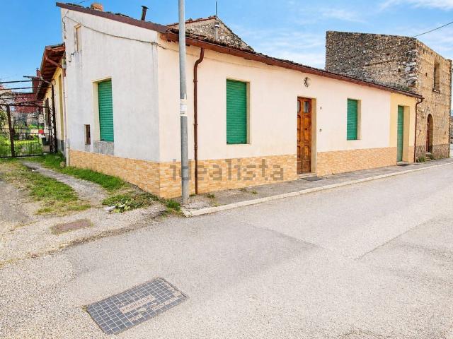 Casa in vendita a Magliano De' Marsi, Abruzzo