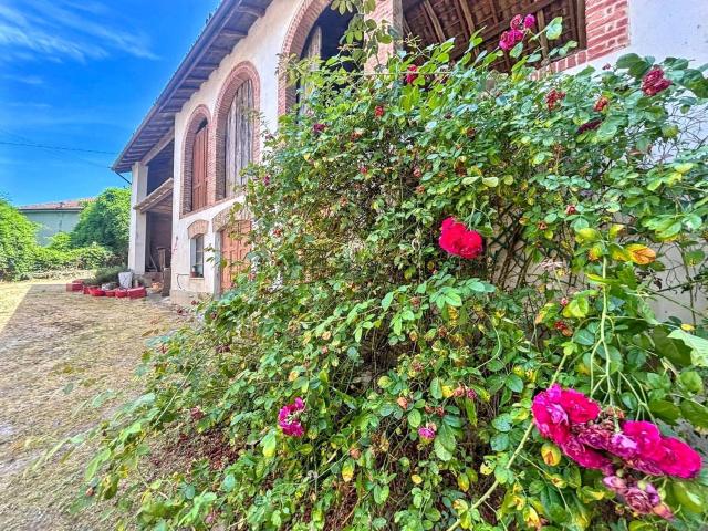 Casa in vendita a Santa Giuletta, Lombardia