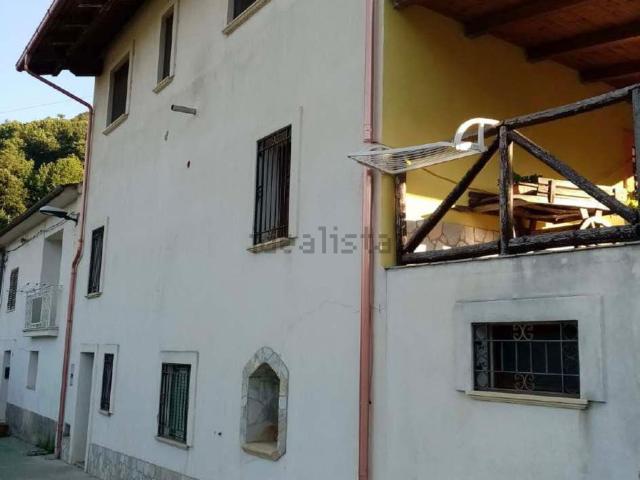 Casa in vendita a Balzata, Rogliano