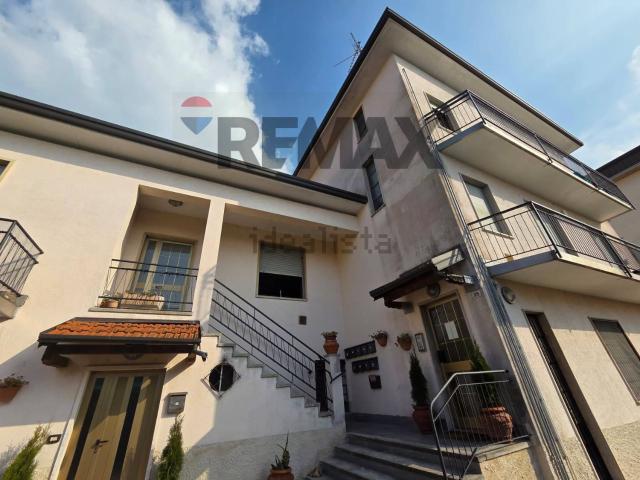 Casa in vendita a Bizzozero, Varese