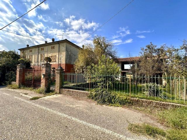 Casa in vendita a Creta, Castel San Giovanni