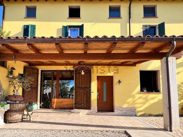 Casa in vendita a Taneto, Gattatico
