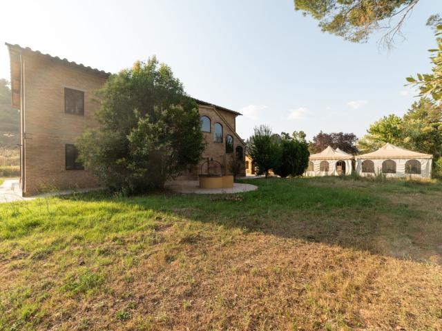 Casa in vendita a Montalcino, Toscana
