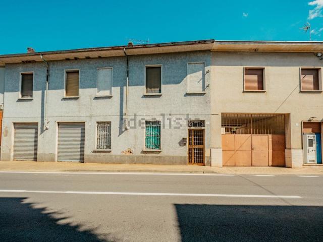 Casa in vendita a Zeme, Lombardia
