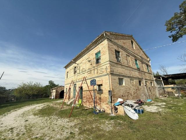 Casa in vendita a Corridonia, Macerata