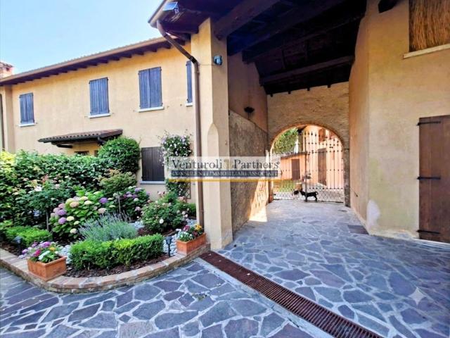 Casa in vendita a Portese, San Felice del Benaco