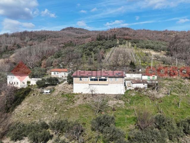 Casa in vendita a Montesarchio, Campania