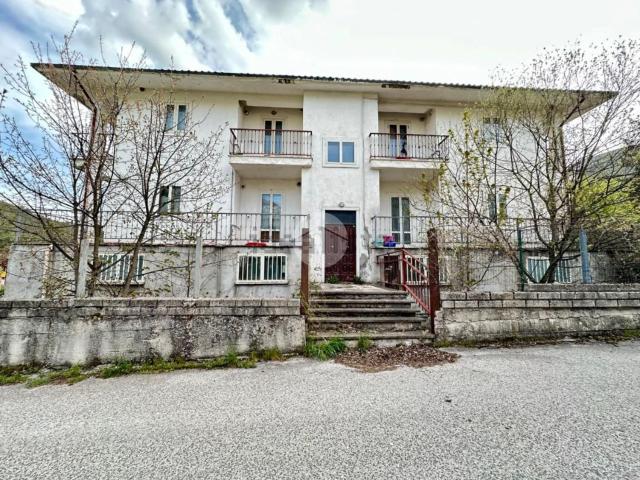 Casa in vendita a Rocca Di Mezzo, Abruzzo
