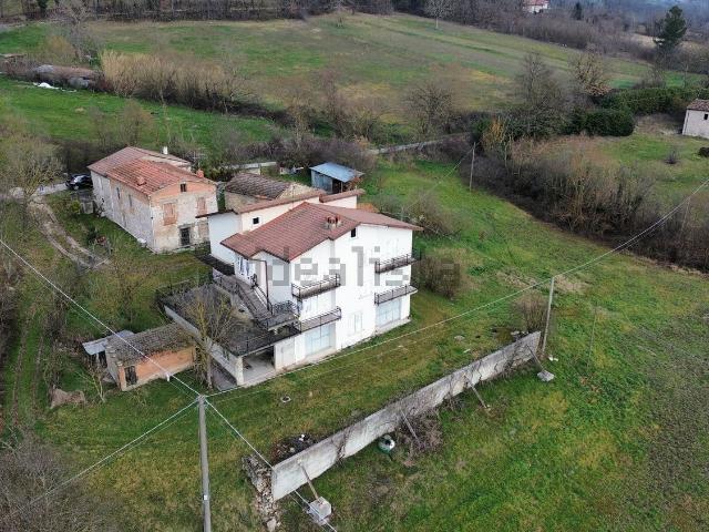 Casa in vendita a Vinchiaturo, Molise