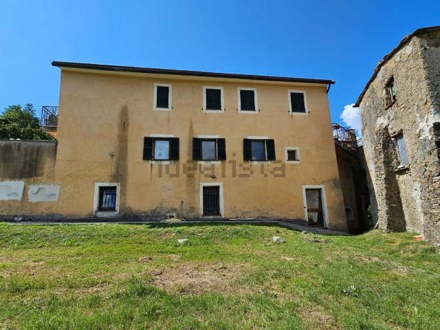 Casa in vendita a Varese Ligure, Liguria