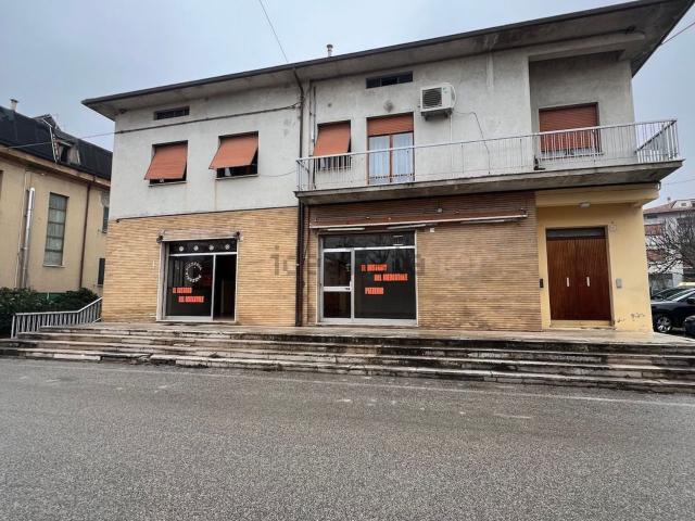 Casa in vendita a Quartiere Mercatale, Marche