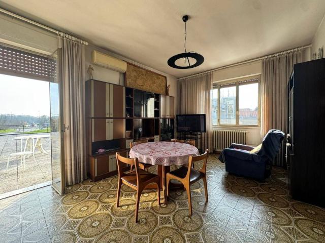 Casa in vendita a Cardano Al Campo, Lombardia