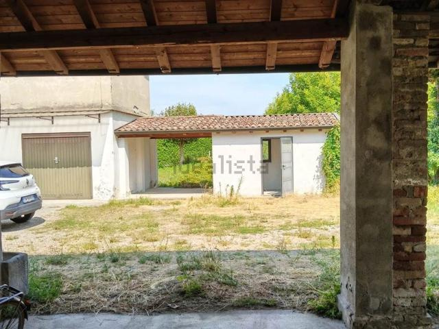 Casa in vendita a Capergnanica, Cremona