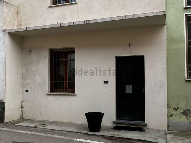 Casa in vendita a Breme, Lombardia